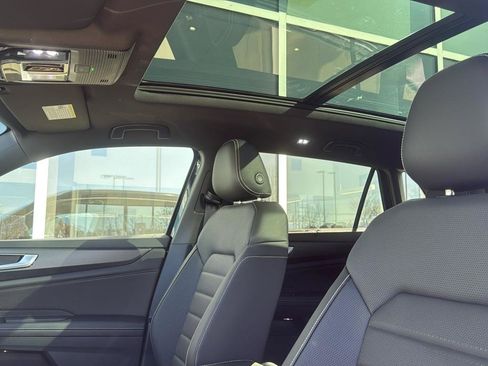 New 2025 Volkswagen Atlas Cross Sport SEL image 9