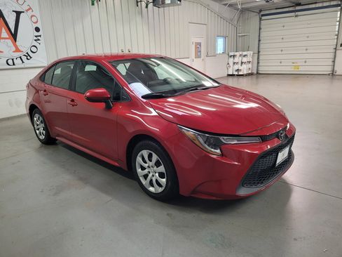 Used 2021 Toyota Corolla LE image 10