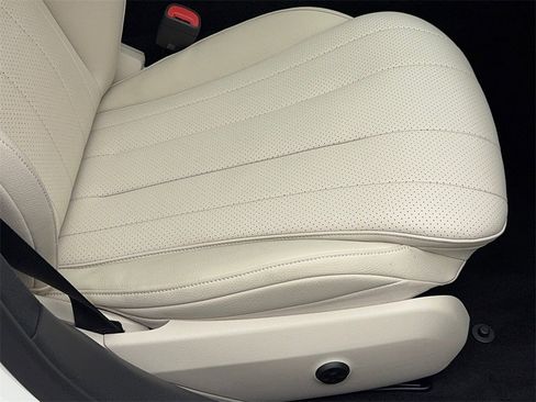 Used 2025 Mercedes-Benz E 350 Sedan w/ Winter Package image 51