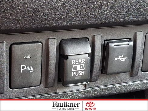 Used 2020 Toyota Tacoma TRD Off-Road w/ TRD Premium Off Road Package AWD/4WD image 25