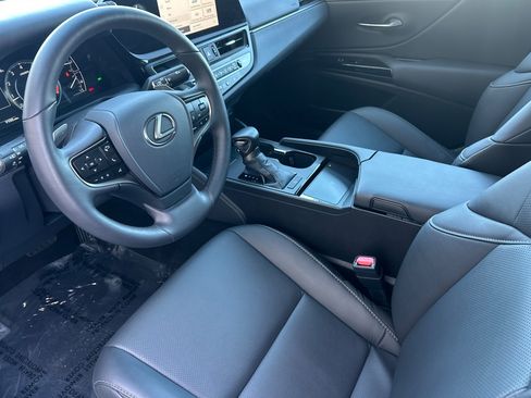 Certified 2025 Lexus ES 350 w/ Premium Package FWD image 4