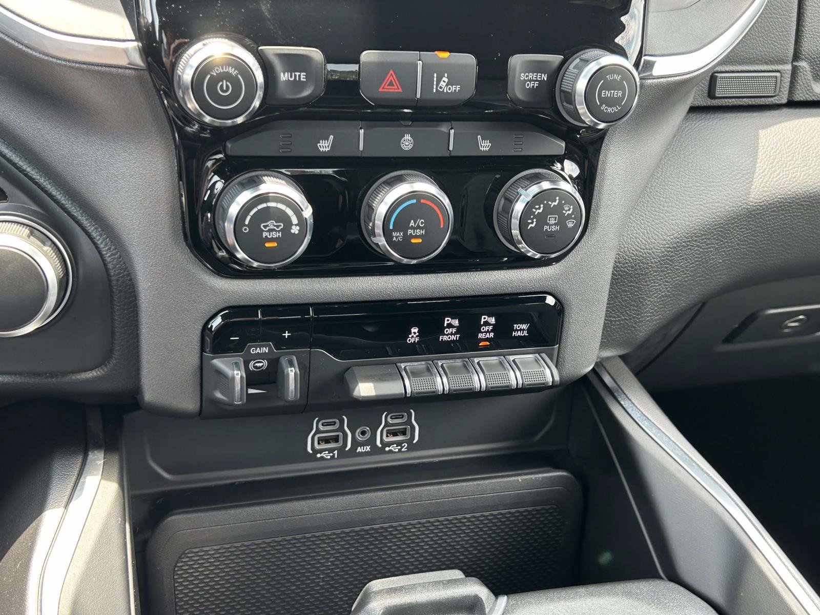 Used 2025 RAM 1500 Big Horn RWD image 24