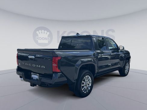 Used 2024 Toyota Tacoma Limited w/ Limited Package (LT) AWD/4WD image 7