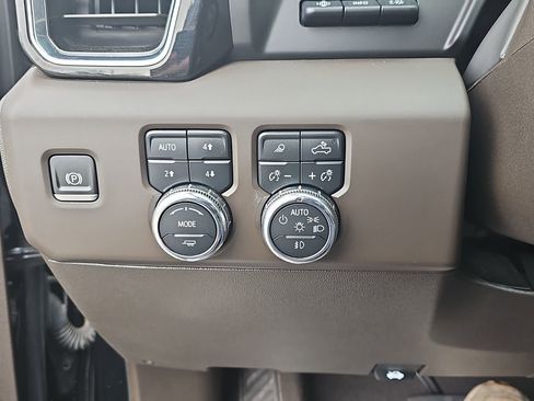 Certified 2023 GMC Sierra 1500 Denali w/ Denali Reserve Package AWD/4WD image 31