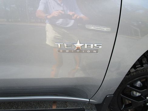 Used 2019 Chevrolet Silverado 1500 LT w/ Texas Edition image 32