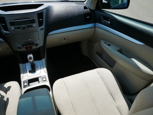 Used 2011 Subaru Outback 2.5i Premium w/ All-Weather Pkg AWD/4WD image 11