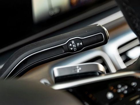 Used 2025 Mercedes-Benz GLE 350 4MATIC image 19