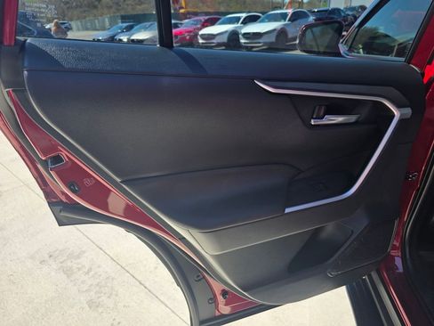 Used 2024 Toyota RAV4 XLE w/ Convenience Package image 9