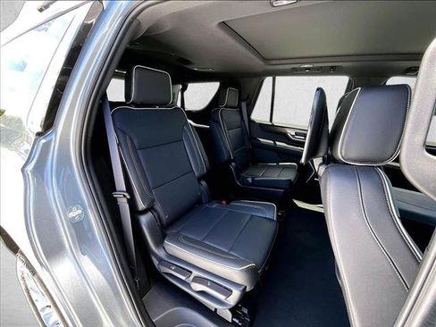 Used 2025 GMC Yukon Elevation w/ Elevation Premium Package RWD image 29