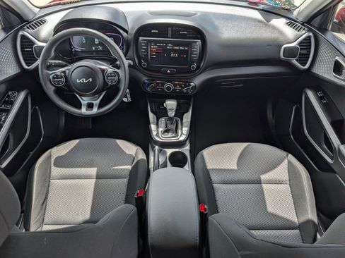 Certified 2023 Kia Soul LX FWD image 24