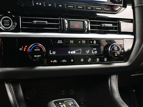 Used 2023 Nissan Pathfinder SL w/ SL Premium Package AWD/4WD image 22
