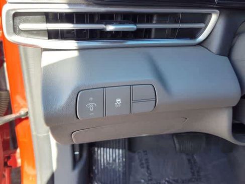 Used 2024 Hyundai Elantra SEL image 15