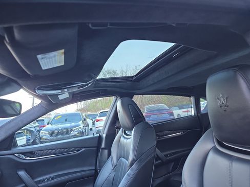 Used 2022 Maserati Quattroporte Modena Q4 image 95