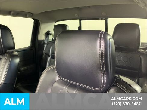 Used 2024 Nissan Frontier SL w/ Technology Package image 17