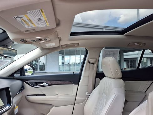 Used 2023 Buick Envision Avenir FWD image 32