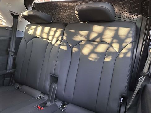 Used 2022 Audi Q7 2.0T Premium w/ Convenience Package image 14