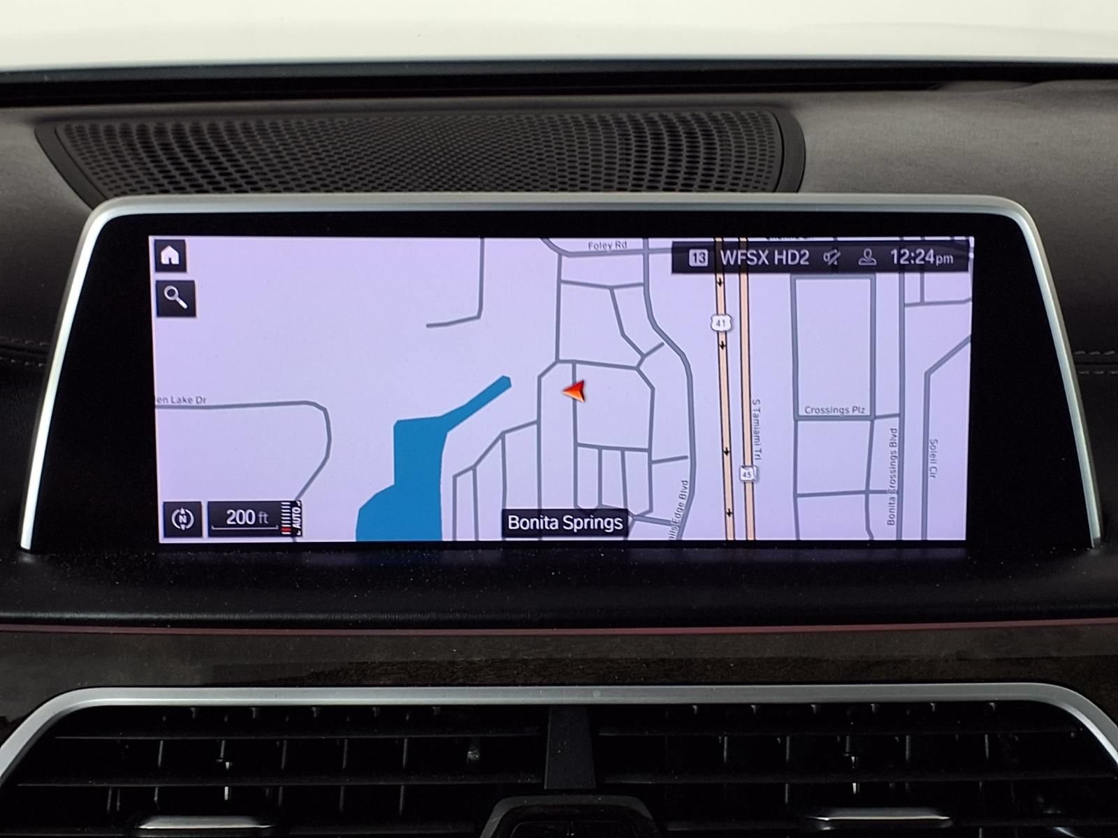 Used 2022 BMW 740i w/ Premium Package RWD image 18