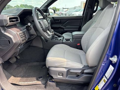 Used 2025 Toyota Tacoma SR5 AWD/4WD image 15