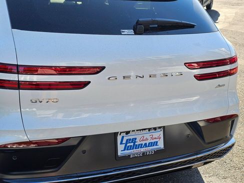 Used 2026 Genesis GV70 2.5T Advanced AWD/4WD image 25