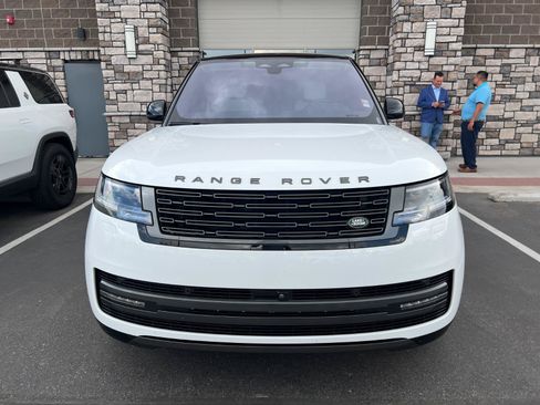 Used 2023 Land Rover Range Rover Long Wheelbase SE AWD/4WD image 8