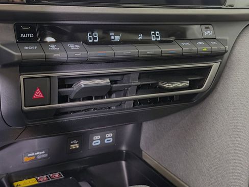 Used 2025 Toyota Camry LE image 18