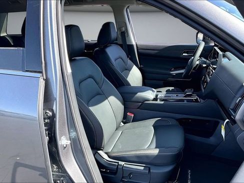New 2026 Nissan Pathfinder SL FWD image 10