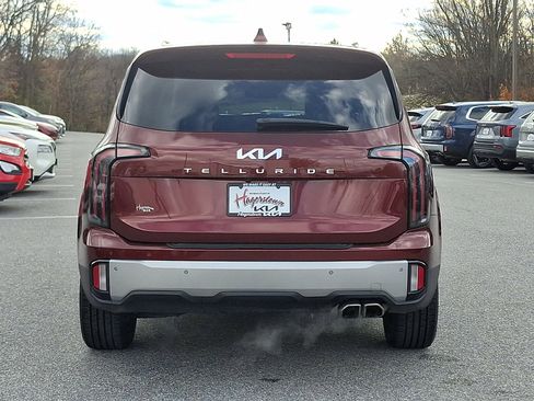 Used 2023 Kia Telluride EX w/ EX Captain's Chair Package image 5