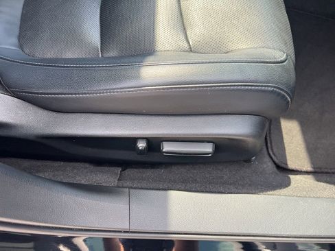 Used 2018 Honda Accord Touring image 35