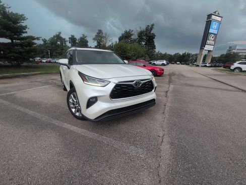 Used 2020 Toyota Highlander Limited AWD/4WD image 22