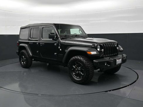 Used 2021 Jeep Wrangler Unlimited Sport AWD/4WD image 3