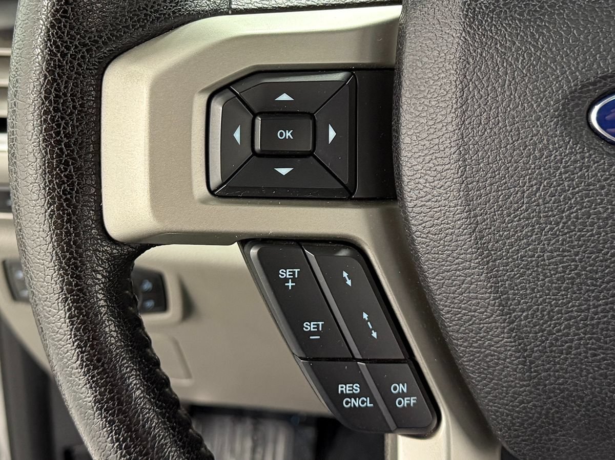 Used 2015 Ford F150 Lariat w/ Equipment Group 502A Luxury AWD/4WD image 16