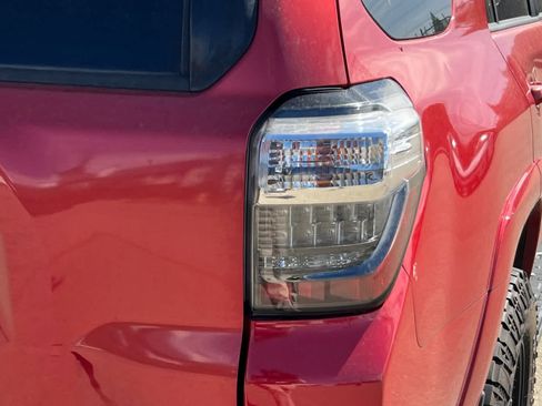 Used 2018 Toyota 4Runner 4WD image 17