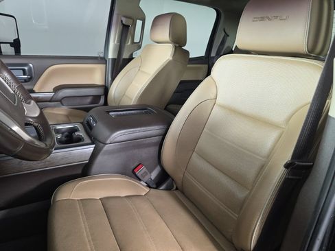 Used 2019 GMC Sierra 3500 Denali AWD/4WD image 17