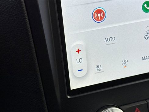 Used 2024 Ford Edge Titanium image 29