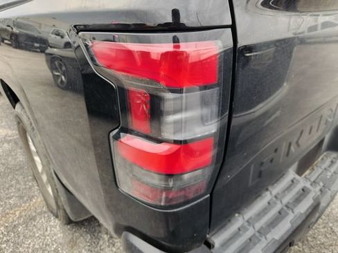 Used 2024 Nissan Frontier SV w/ Technology Package RWD image 7