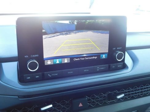 Used 2023 Honda Accord EX image 31