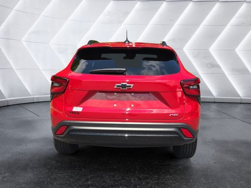 Used 2026 Chevrolet Trax RS w/ Driver Confidence Package FWD image 4