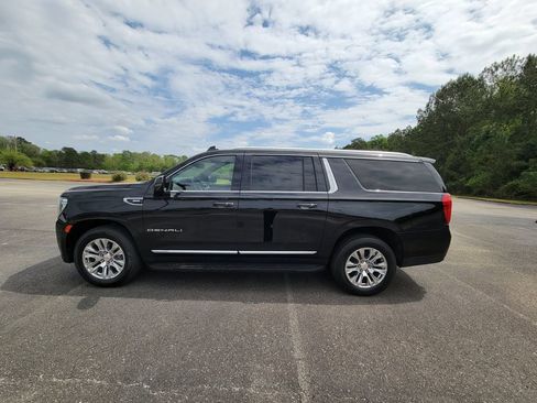 Used 2024 GMC Yukon XL Denali AWD/4WD image 2