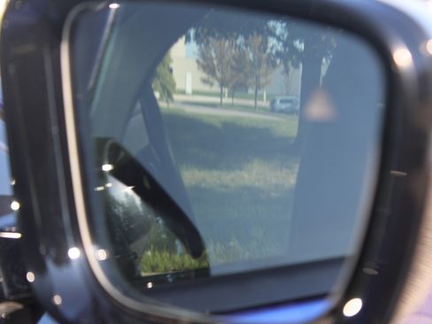 Used 2023 BMW 330i Sedan w/ M Sport Package image 55