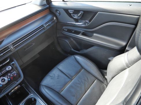 Used 2020 Lincoln Corsair Reserve w/ Elements Package image 11