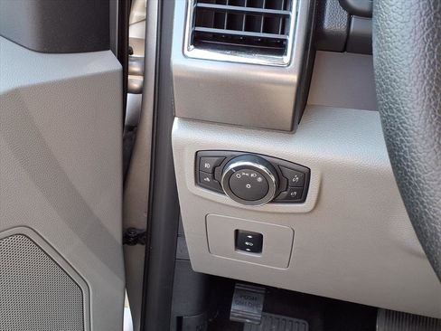 Used 2016 Ford F150 XLT w/ Equipment Group 302A Luxury image 14