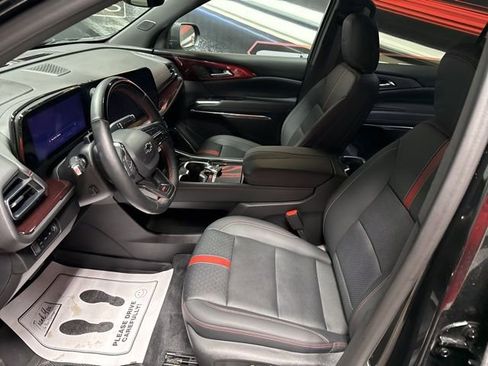 Used 2024 Chevrolet Traverse RS w/ LPO, Floor Liner Package image 6