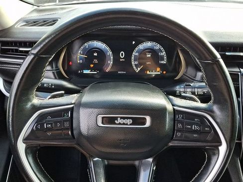 Used 2022 Jeep Grand Cherokee Laredo w/ Luxury Tech Group I AWD/4WD image 18