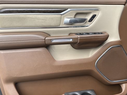 Used 2019 RAM 1500 Laramie image 13