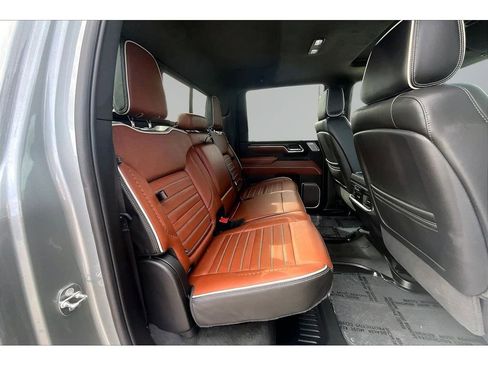 Used 2024 GMC Sierra 3500 Denali Ultimate image 26