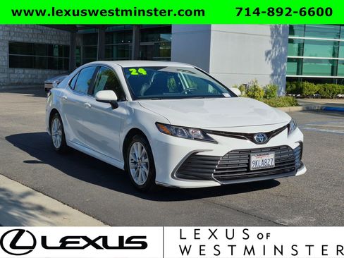 Used 2024 Toyota Camry LE FWD image 4