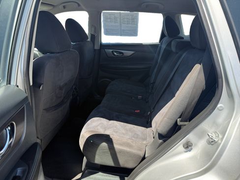 Used 2015 Nissan Rogue S FWD image 16