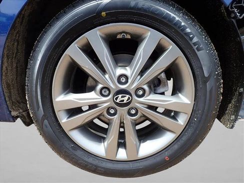 Used 2018 Hyundai Elantra SEL FWD image 3