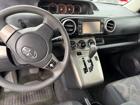 Used 2014 Scion xB image 12