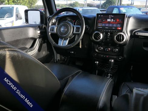 Used 2015 Jeep Wrangler Unlimited Freedom Edition image 26
